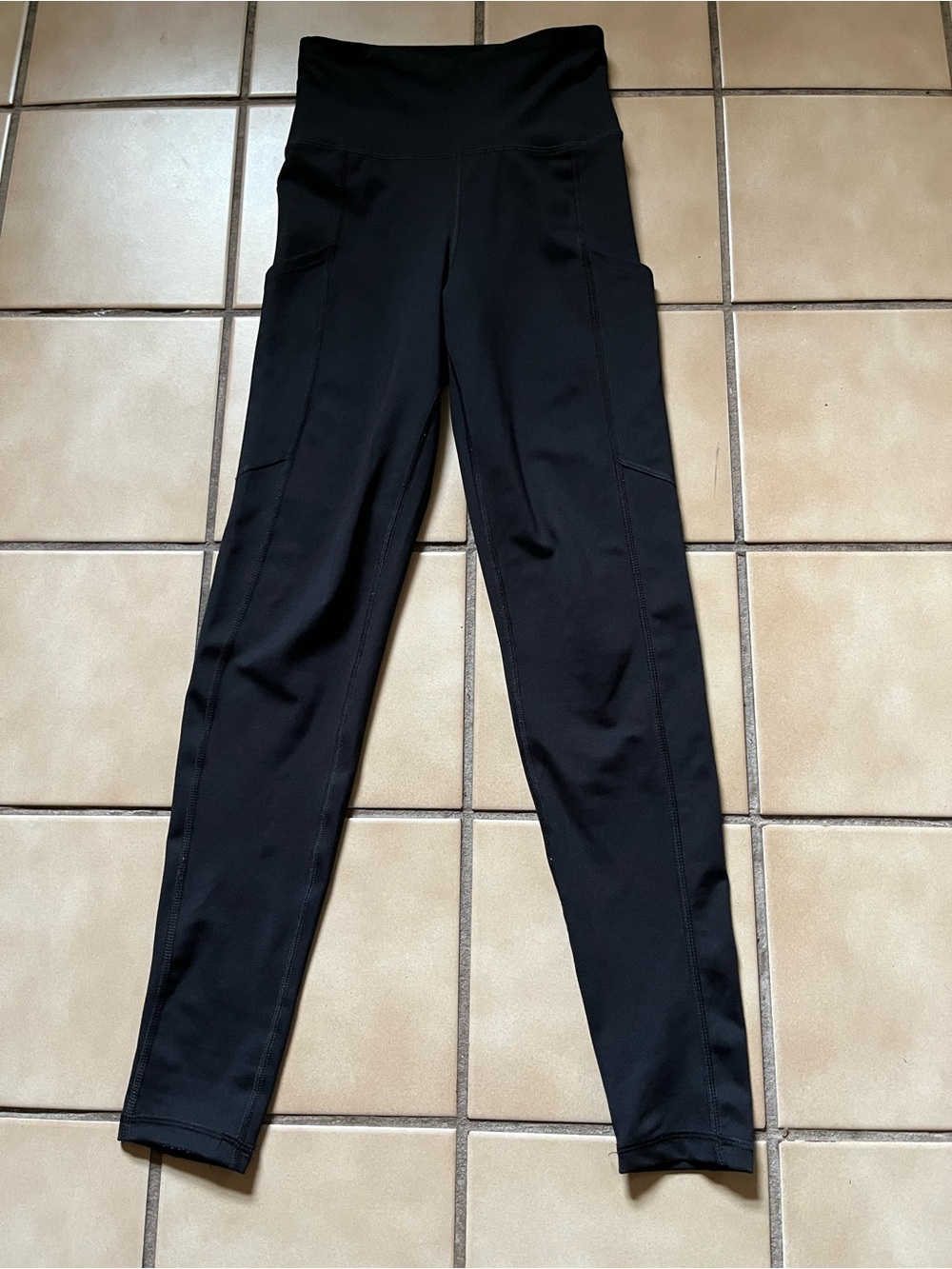 American Eagle Outfitters Black High-Waist Pocket Leggings
